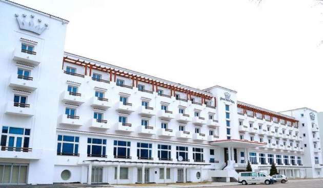 Afacerişti din Poiana Braşov, interesaţi de celebrul hotel Rex din Mamaia