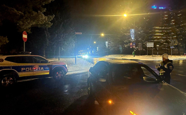 Turiști care-și fac de cap prin Brașov. Olanda și Israel
