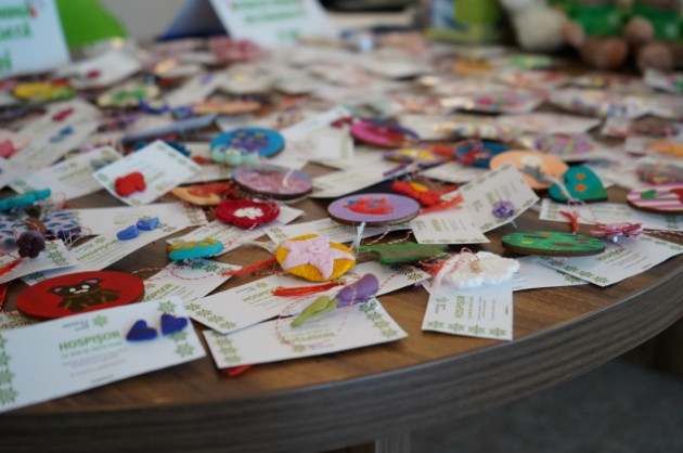 „Mărţişoare de altădată”, în expoziţie la Biblioteca Judeţeană