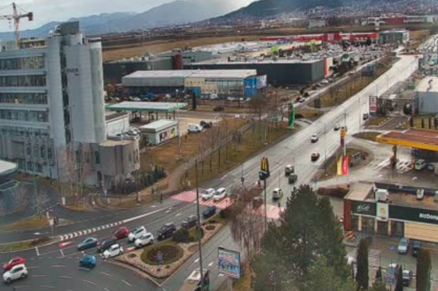 Tot prins „la casă” şi tot nu s-a lecuit