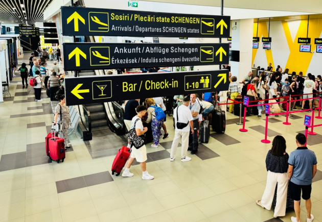 Aeroportul Brașov: „Apa din aeroport este potabilă, furnizată de Compania Apa, cu buletin de analize. Pasagerii pot să o consume”