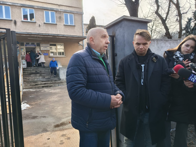 Ce se întâmplă la Mârzescu? Au avut la îndemână 500.000 de euro, acum scot angajaţii la văruit Oncologia