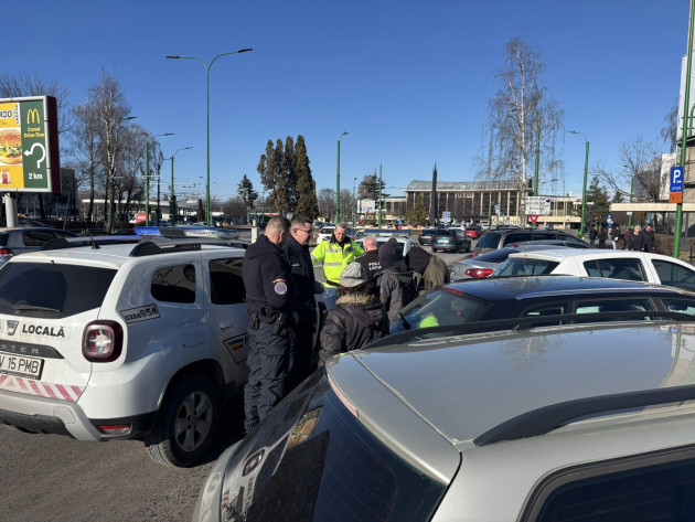 „De-a şoarecele şi pisica” în vecinătatea Gării Braşov 