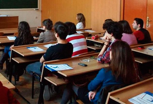 Cum îşi văd elevii viitorul: mai bine o afacere, decât să continue studiile