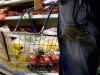Se prelungeşte plafonarea adaosului comercial la alimente de bază
