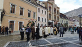 Mai multe procesiuni în perioada Sãrbãtorilor Pascale. În 4 aprilie, romano-catolicii din Braşov sunt aşteptaţi la procesiunea de Înviere, ortodocşii la procesiunea de Florii 
