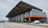 135 de lei/ 24 de ore de staţionare: Noi tarife pentru parcarea Aeroportului Internaţional Braşov – Ghimbav