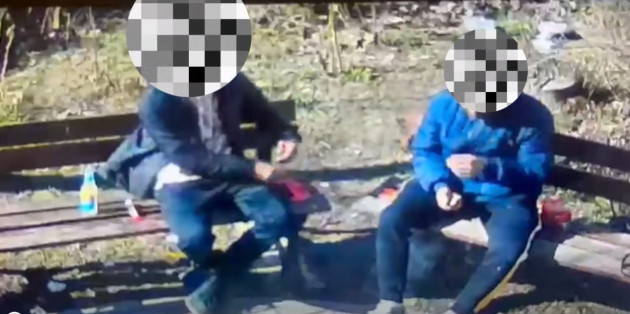 Un „obicei” de acum amendat: scuipatul de semințe