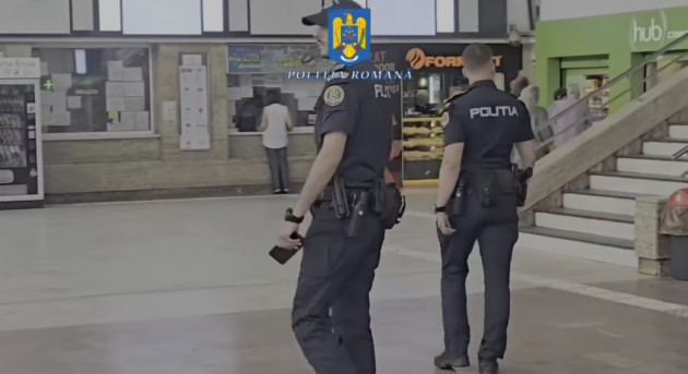 Deja urmărită pentru droguri, prinsă cu marfă nouă în Gara Brașov