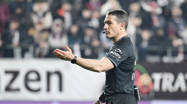Istvan Kovacs va arbitra meciul Ţara Galilor - Bosnia-Herţegovina