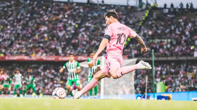 Lionel Messi a marcat al 900-lea gol din cariera sa