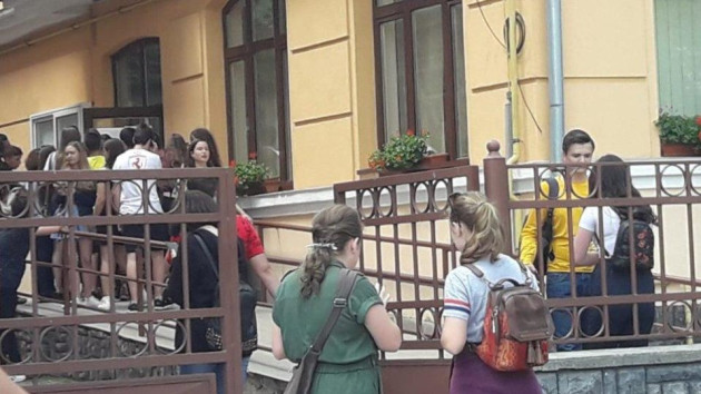 Nimic nou: Mai greu la mate, decât la română