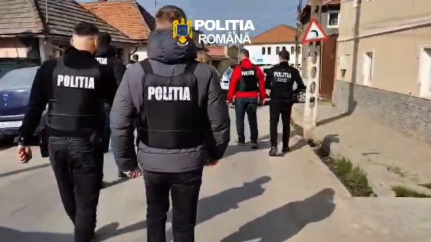 Furau „matematic”: Un mic SRL de hoţi pe şantierul grecilor de la Aktor, angajaţi şi prieteni sau unşi cu plicul