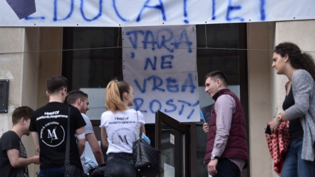 Sindicaliştii din Educaţie anunţă boicot din 16 martie. La Braşov încă nu se confirmă