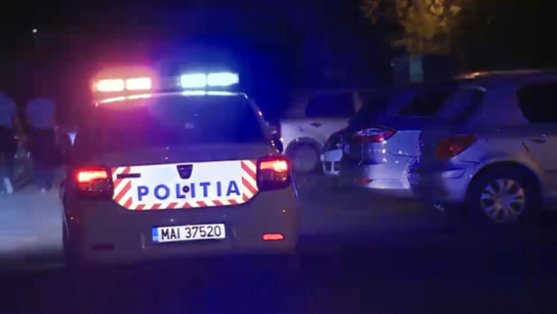 A fugit din calea pumnilor. Până s-a întors, i-a distrus casa