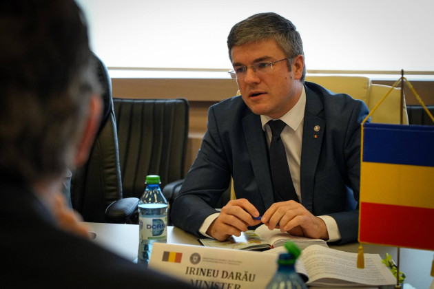 „O bucăţică de soluţie, în fiecare săptămână”