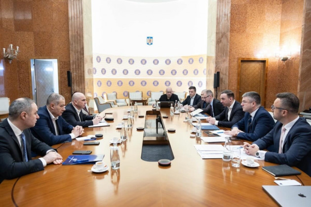 Guvernul declară azi criză pe piaţa carburanţilor  
