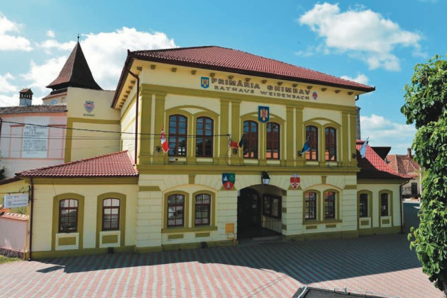 Proiectul de reabilitare a Primăriei Ghimbav, din nou „întors din drum” 