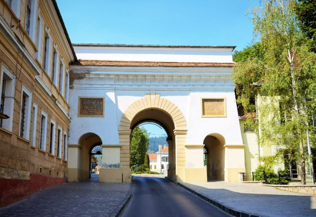 Poarta Schei - 298.768,87 lei, strada Horia - 255.933,66 lei. Refuzaţi de Primărie, alţi doi foşti chiriaşi ai RIAL au câştigat în instanţă dreptul de a cumpăra apartamentele  