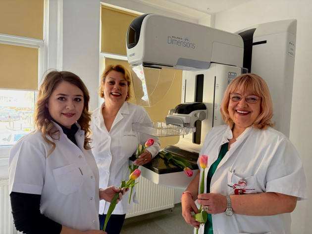 „Suntem aici”. Un mărţişor special de la medicii din Braşov