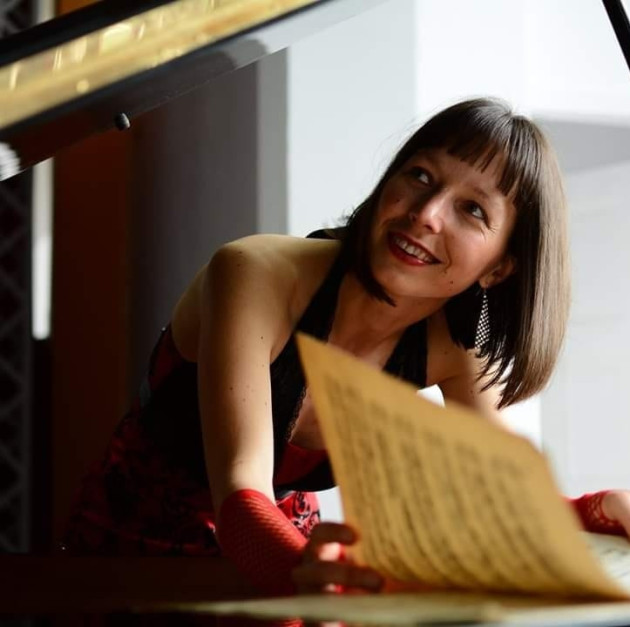Atmosferă spaniolă cu orchestră 