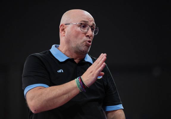 Florin Nini nu mai antrenează Corona 
