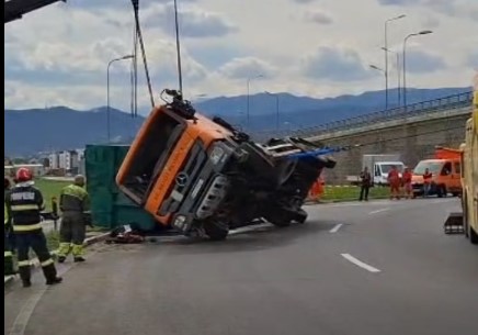 Un sens al Ocolitoarei Brașovului, blocat 3 ore 