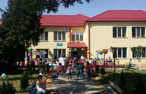 E oficial: Înscrierile la grădiniţă şi creşă, din 25 mai. Reînscrierile, din 18 mai