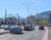 Noi semafoare cu radar în municipiul Brașov. Acestea trec pe roșu când șoferii depășesc viteza legală