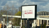 Un mesaj fără autor și fără logo apare în Brașov: „Pur și simplu mulțumesc