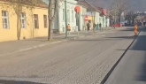 Asfaltul de pe strada Lungă din Braşov este refăcut.  Deteriorări ale stratului de uzură pe sectorul str. Stadionului – str. De Mijloc