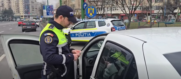 Drogat la volan, le-a atras atenţia poliţiştilor prin modul de a conduce