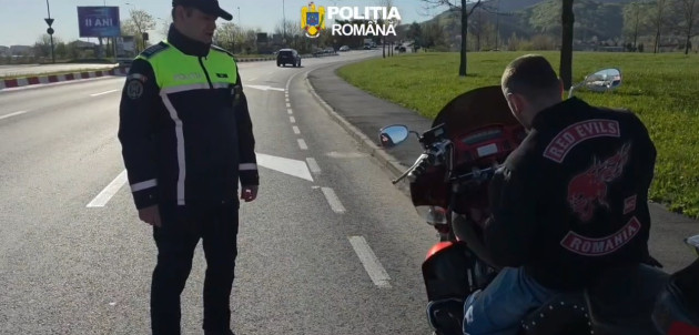 Pe motor, fără acte