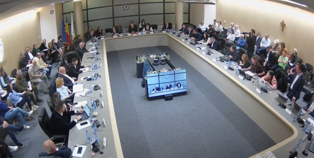 De la 500 de lei la 350 de lei pe an pentru parcarea de reședință din Brașov. Consilierii locali au amendat regulamentul