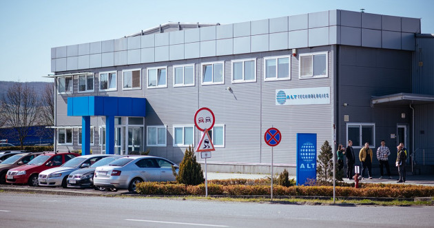 Cel mai mare producător de etichete din lume a cumpărat o fabrică din Braşov