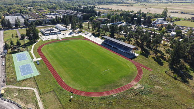 Noul stadion din Zărneşti va fi inaugurat vineri