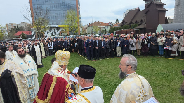 De ce catedrală şi nu spital?  