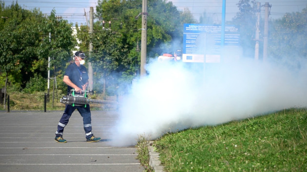 Astăzi începe campania de combatere a căpuşelor în municipiul Braşov 