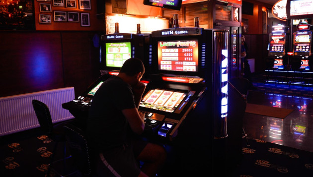 „Regulamentul păcănelelor”, pe masa Consiliului Local Braşov 