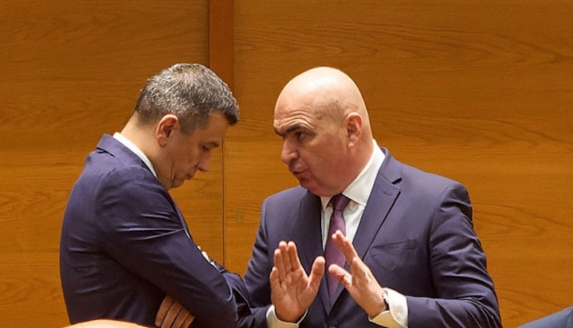 Fumigene prin prefecturi