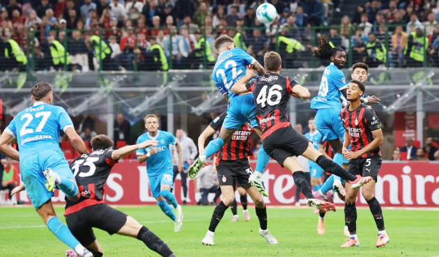 Napoli nu renunţă la titlu