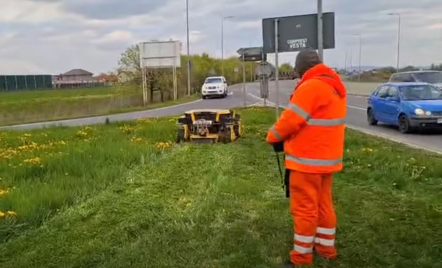 Robotul teleghidat, scos la treabă pe ocolitoarea Brașovului