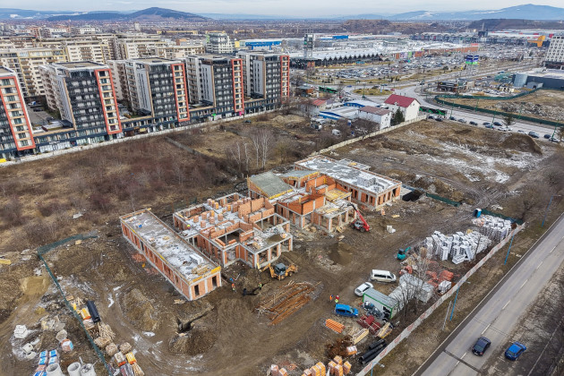Şantierul de la creşa din locul fostului depou de tramvaie al Braşovului intră în prelungiri