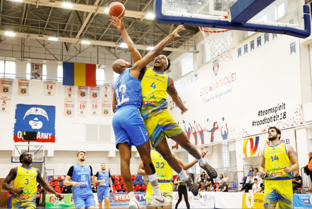 Corona, condusă de Steaua cu 2-0 în playout-ul LNBM