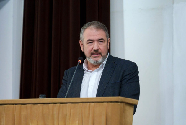 „Nu există o corelare directă între venitul pe care îl primeşte un profesor şi calitatea actului educaţional”