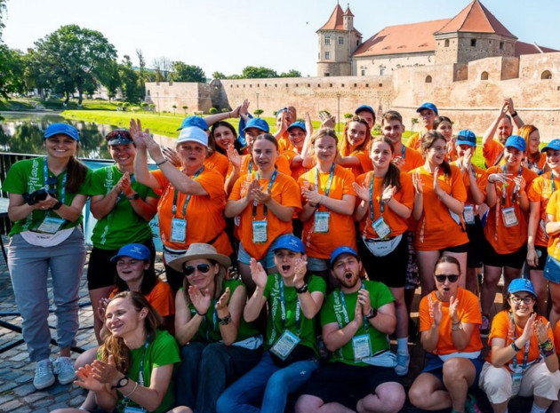 De la robotică la tâmplărie: Cu ce ateliere vor fi îmbiați copiii din Țara Făgărașului până în toamnă 