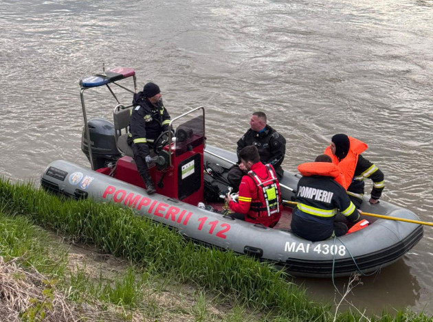 Om la apă... Zile întregi de căutări, nu s-a găsit niciun cadavru