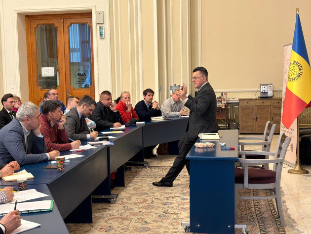 Şcoliţi de 1.200 de lei: AUR şi-a făcut „şcoală de primari”