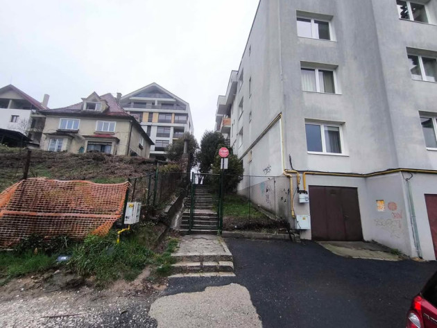 Din misterele Cărţii Funciare: Şi-au pus poartă cu lacăt pe drumul către Cetatea Braşovului