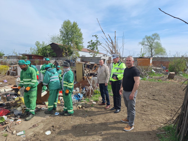 Nu i-a ajuns casa, s-a „împroprietărit” și la Cimitir